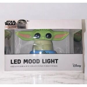 New In Box Disney Star Wars The Mandorian LED Mood Light Baby Yoda